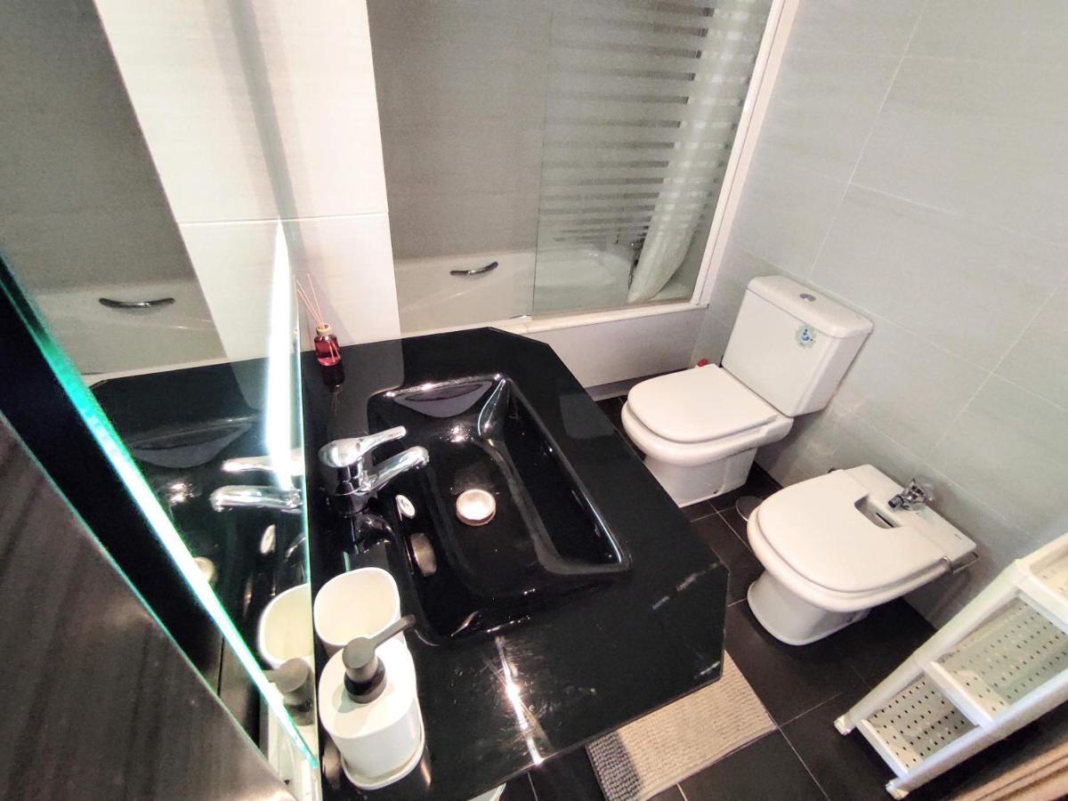 Manuela Nogales Apartments! Малага Екстериор снимка