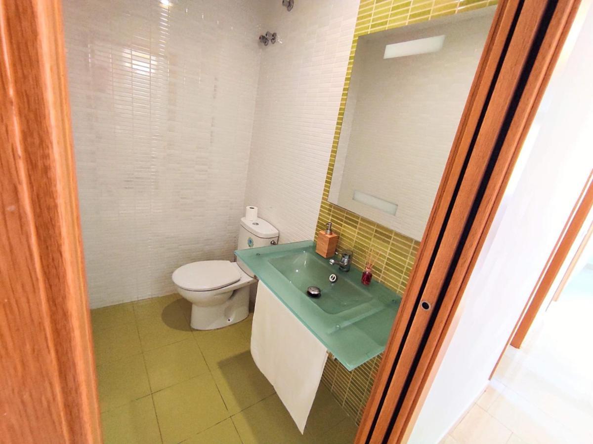 Manuela Nogales Apartments! Малага Екстериор снимка
