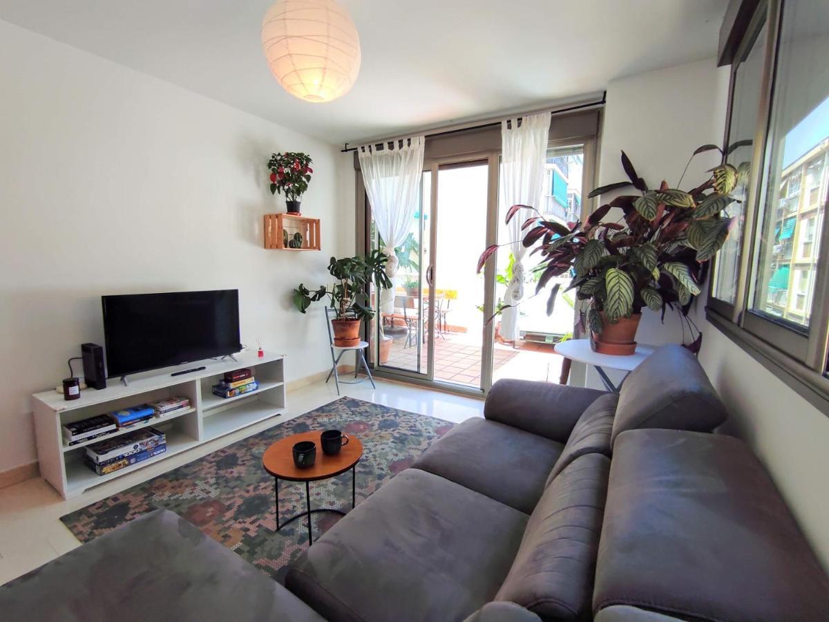 Manuela Nogales Apartments! Малага Екстериор снимка