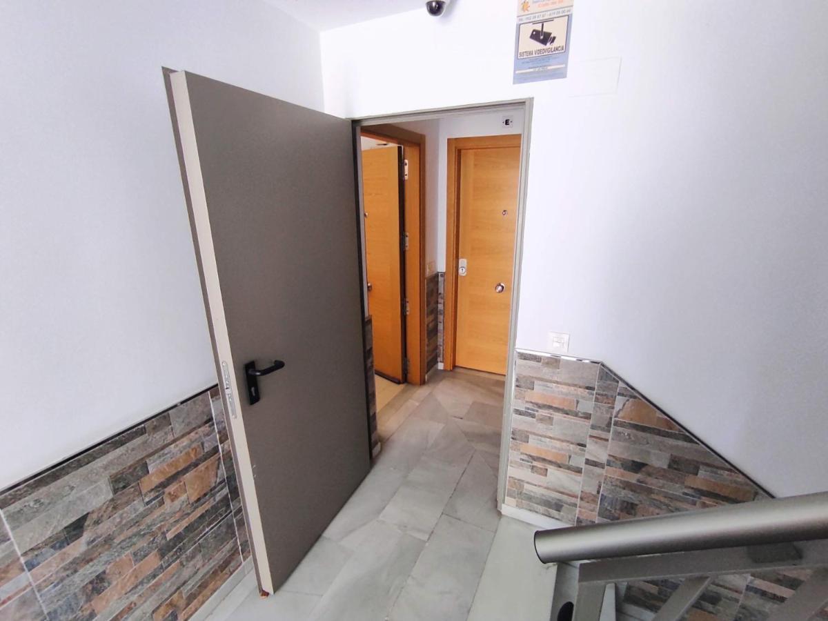 Manuela Nogales Apartments! Малага Екстериор снимка